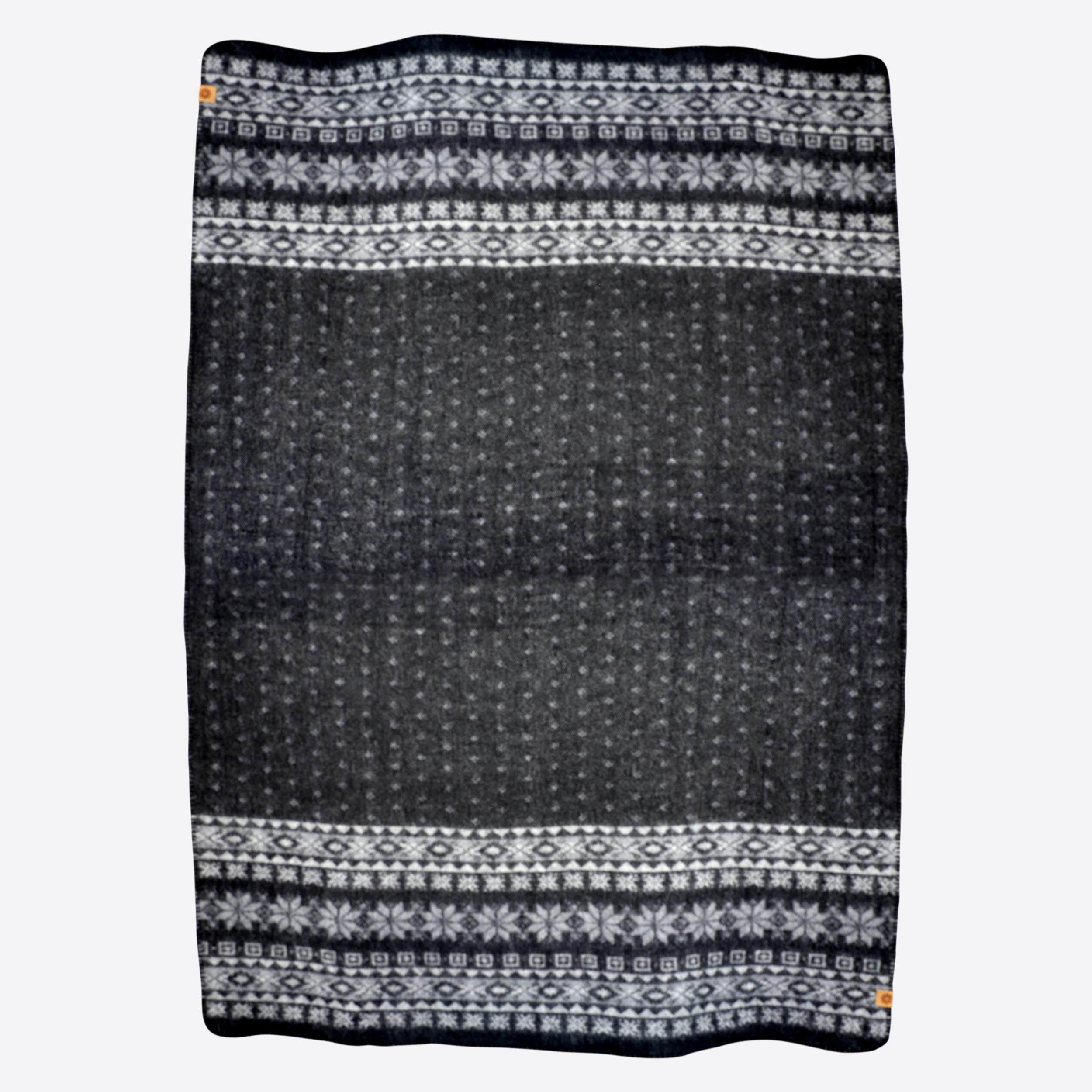 Frostrós Scandinavian design wool blanket 