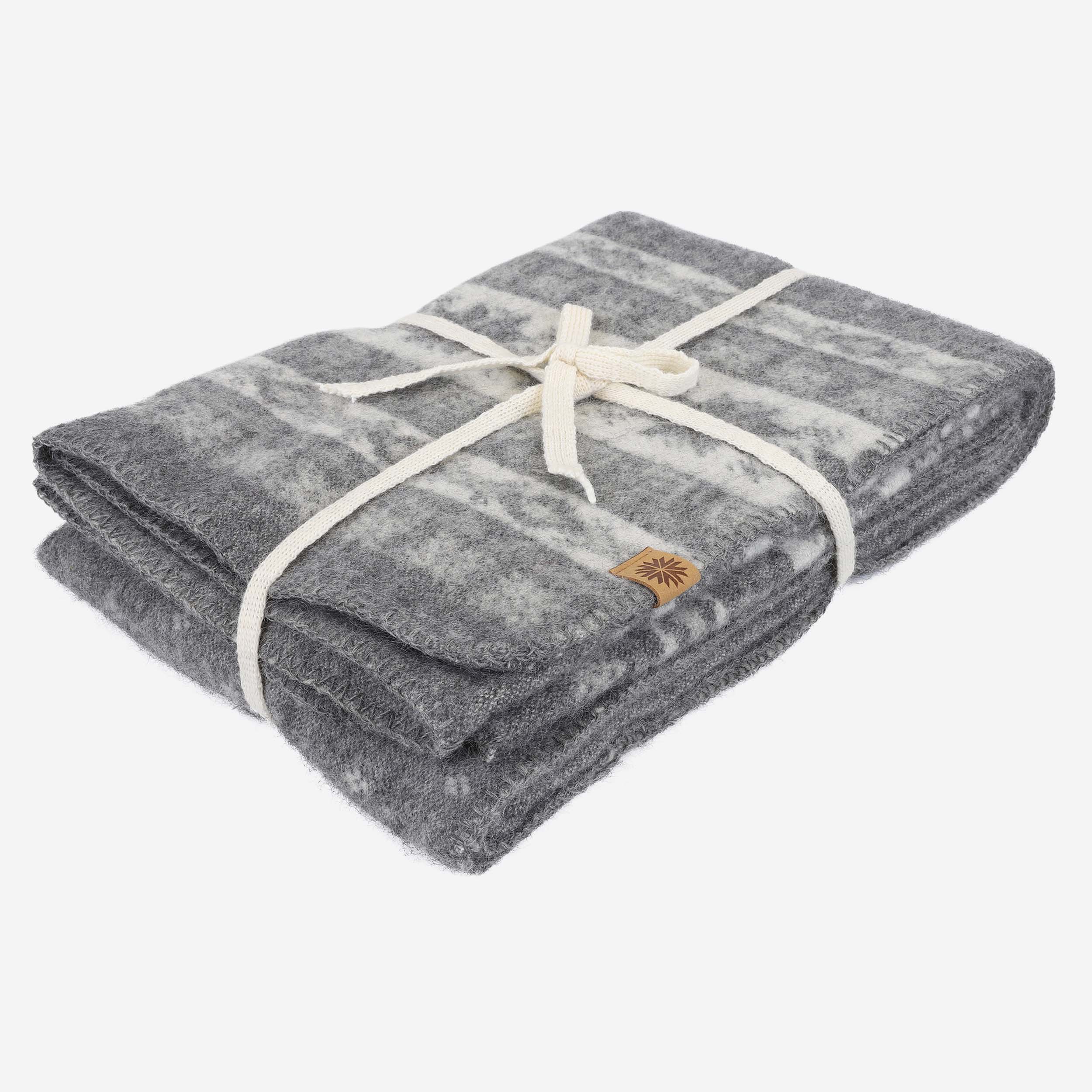 Frostrós Scandinavian design wool blanket 