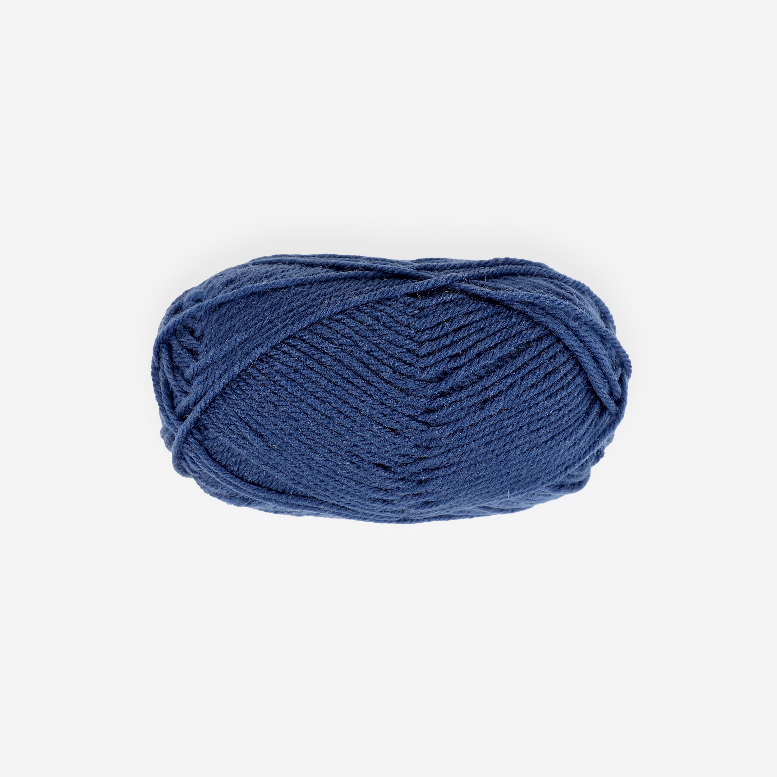 Super 100% wool knitting yarn (Aran)