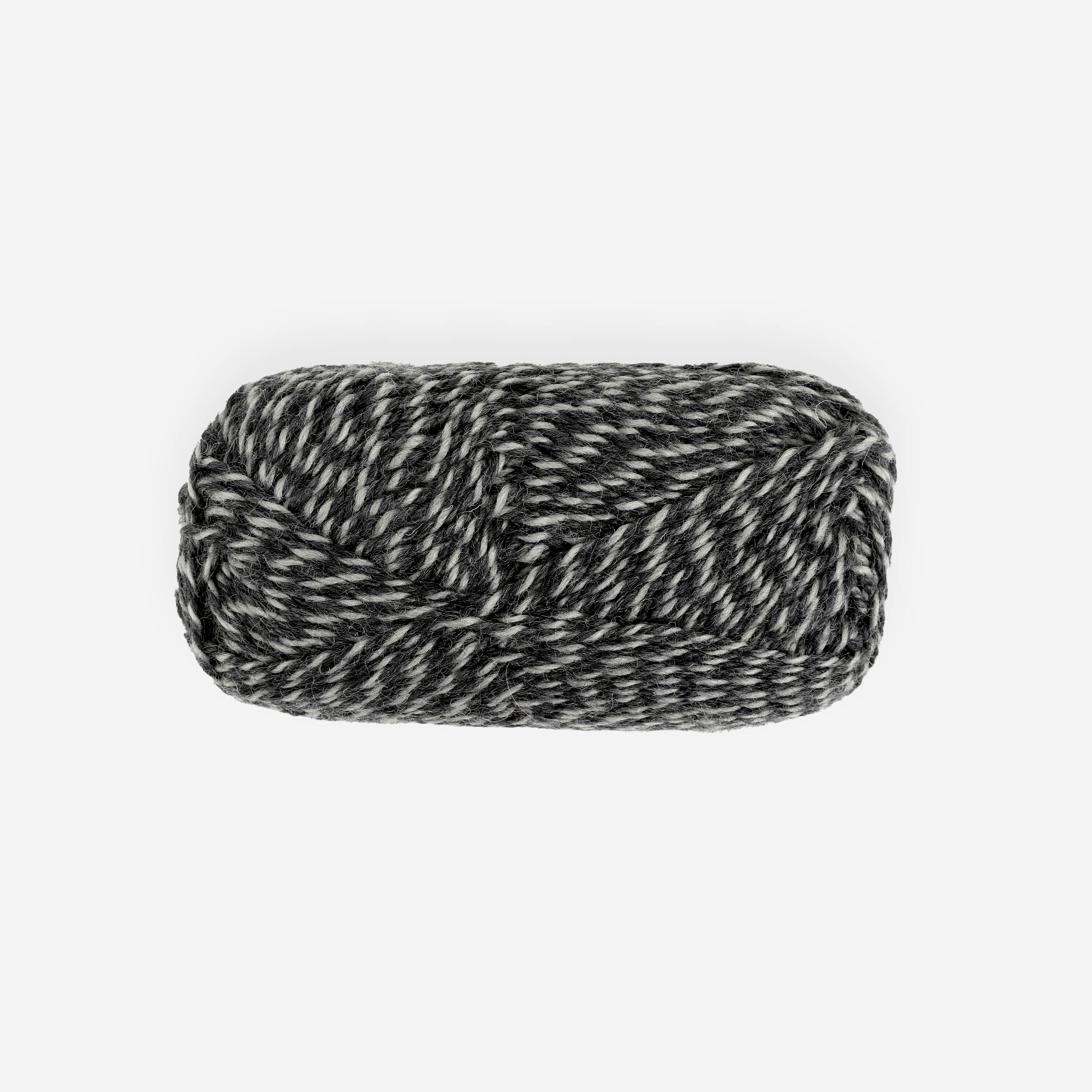 Saga-Yrja wool blend knitting yarn