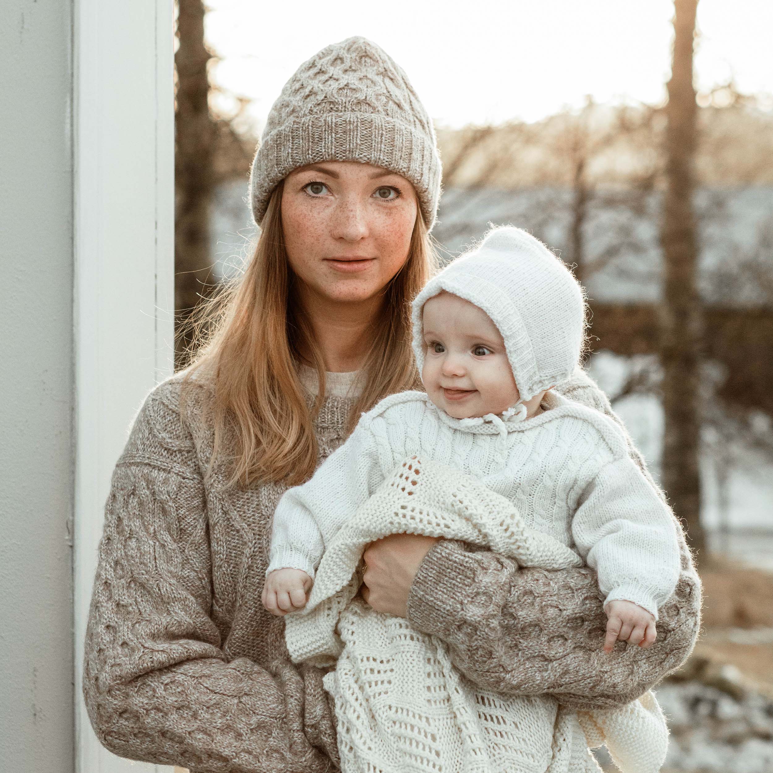 Björt newborn set knitting pattern