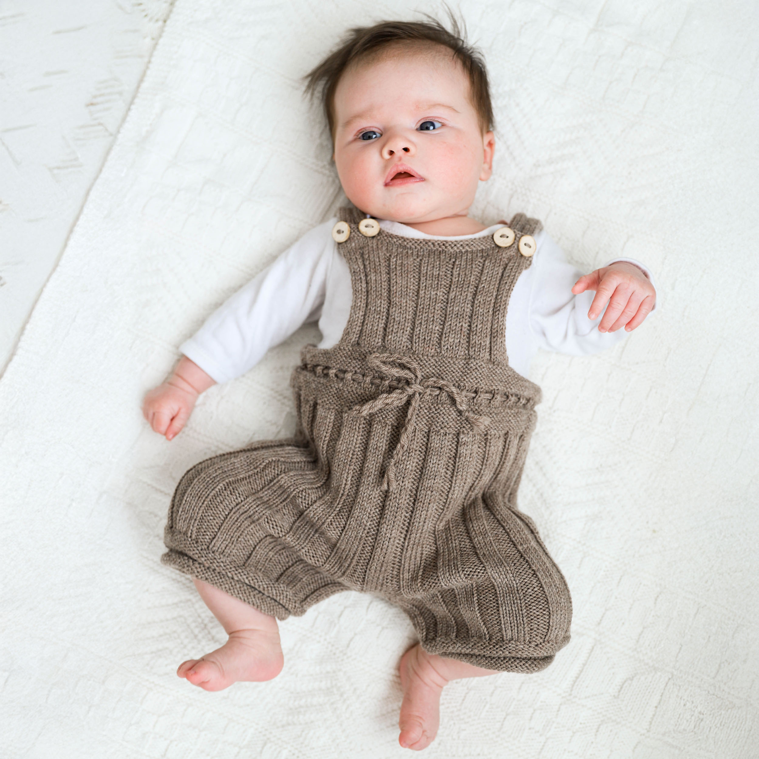Grænjaxl newborn overalls knitting pattern