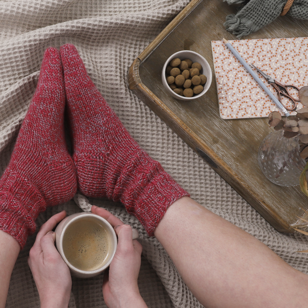 Yrja adult socks knitting pattern