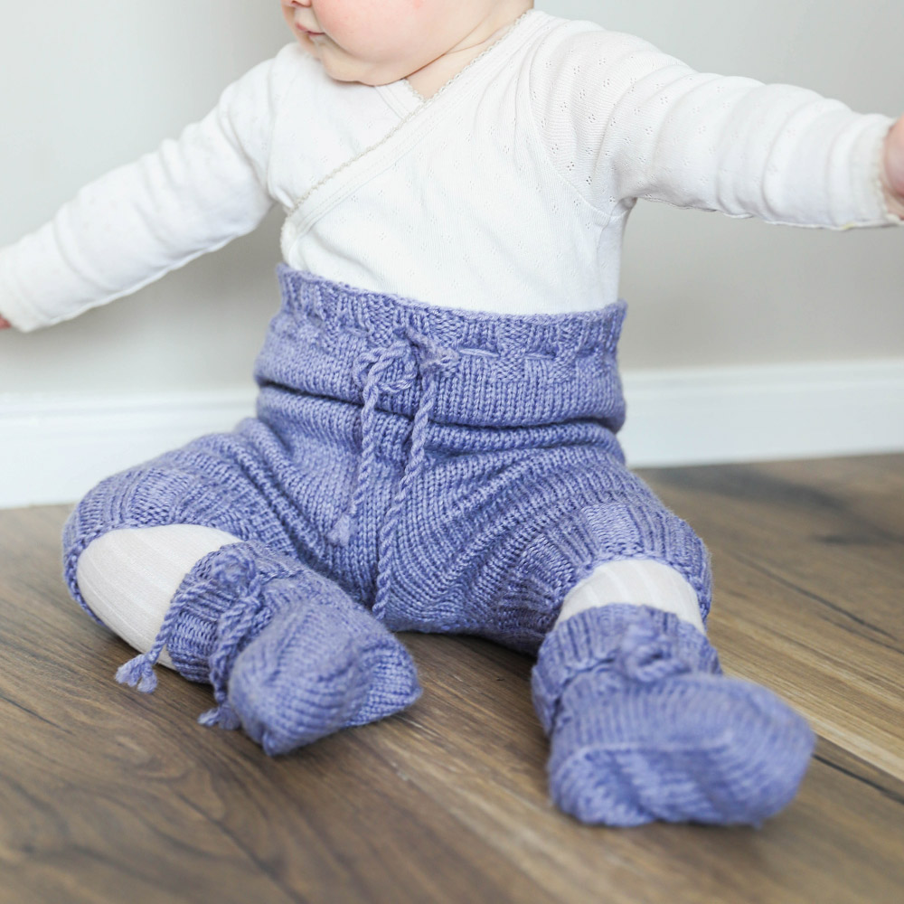Polli newborn pants and sox knitting pattern