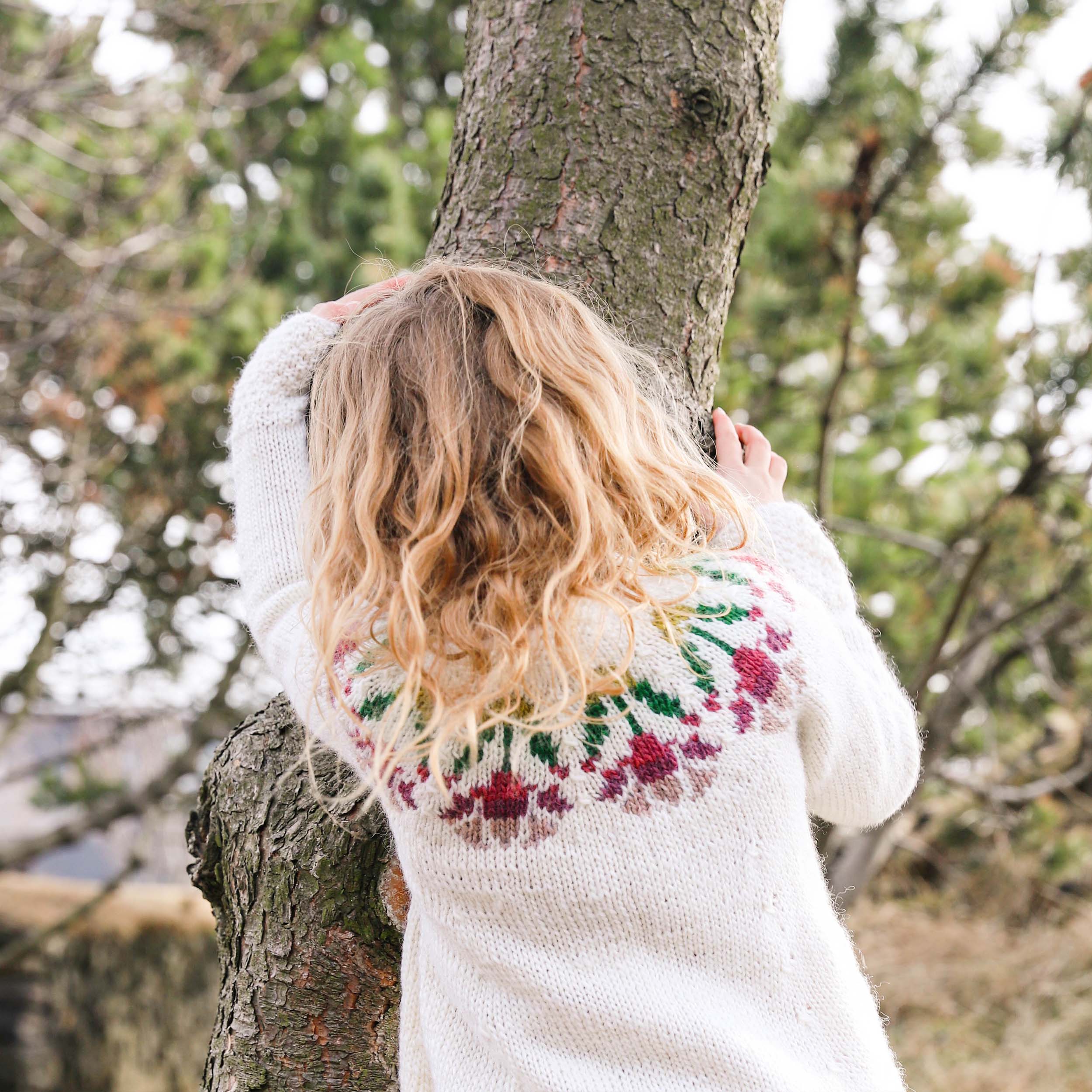 Blómarós flower pattern sweater knitting pattern