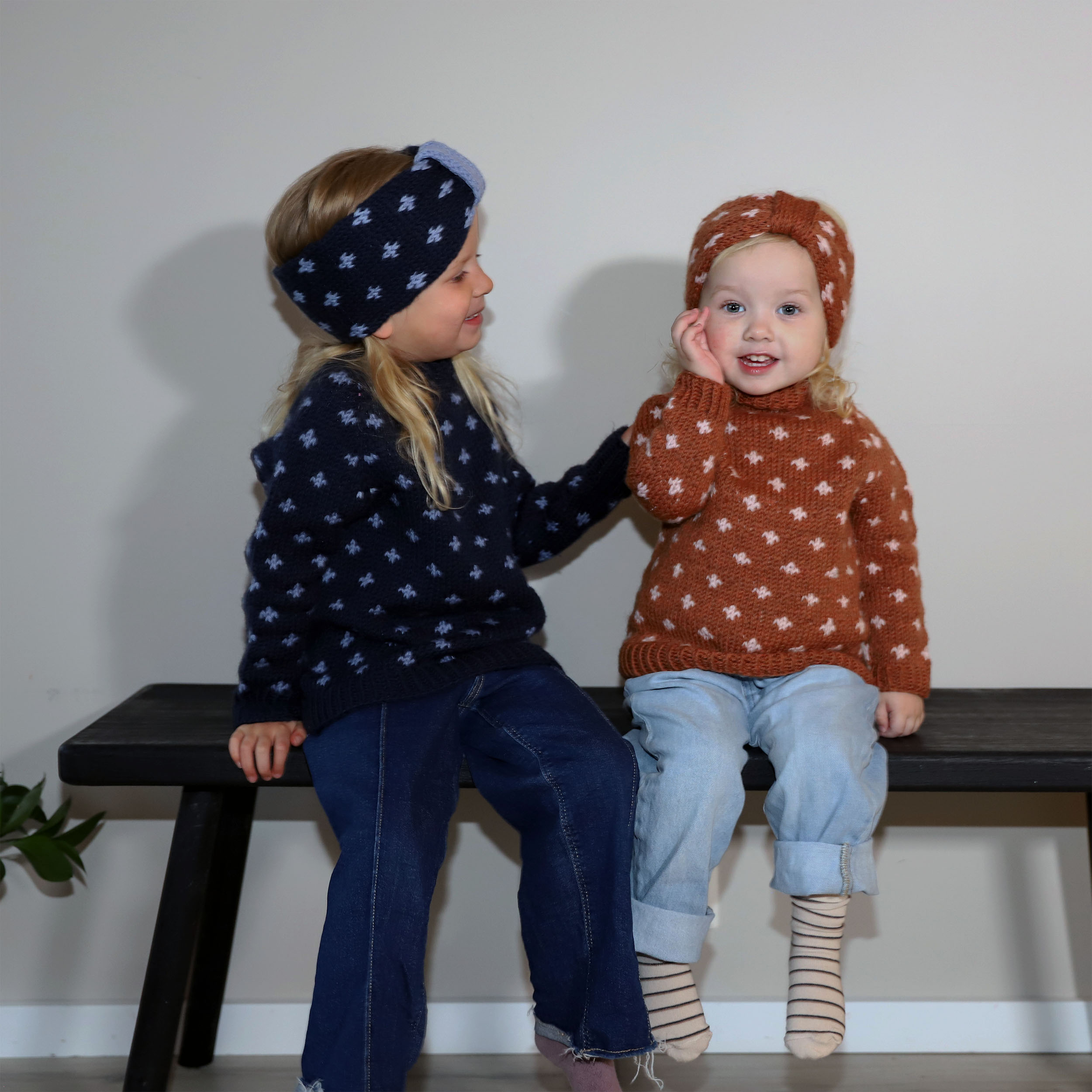 lola_KNIT0436_kids-sweater-headband_knitting-pattern_prjonauppskrift6.jpeg