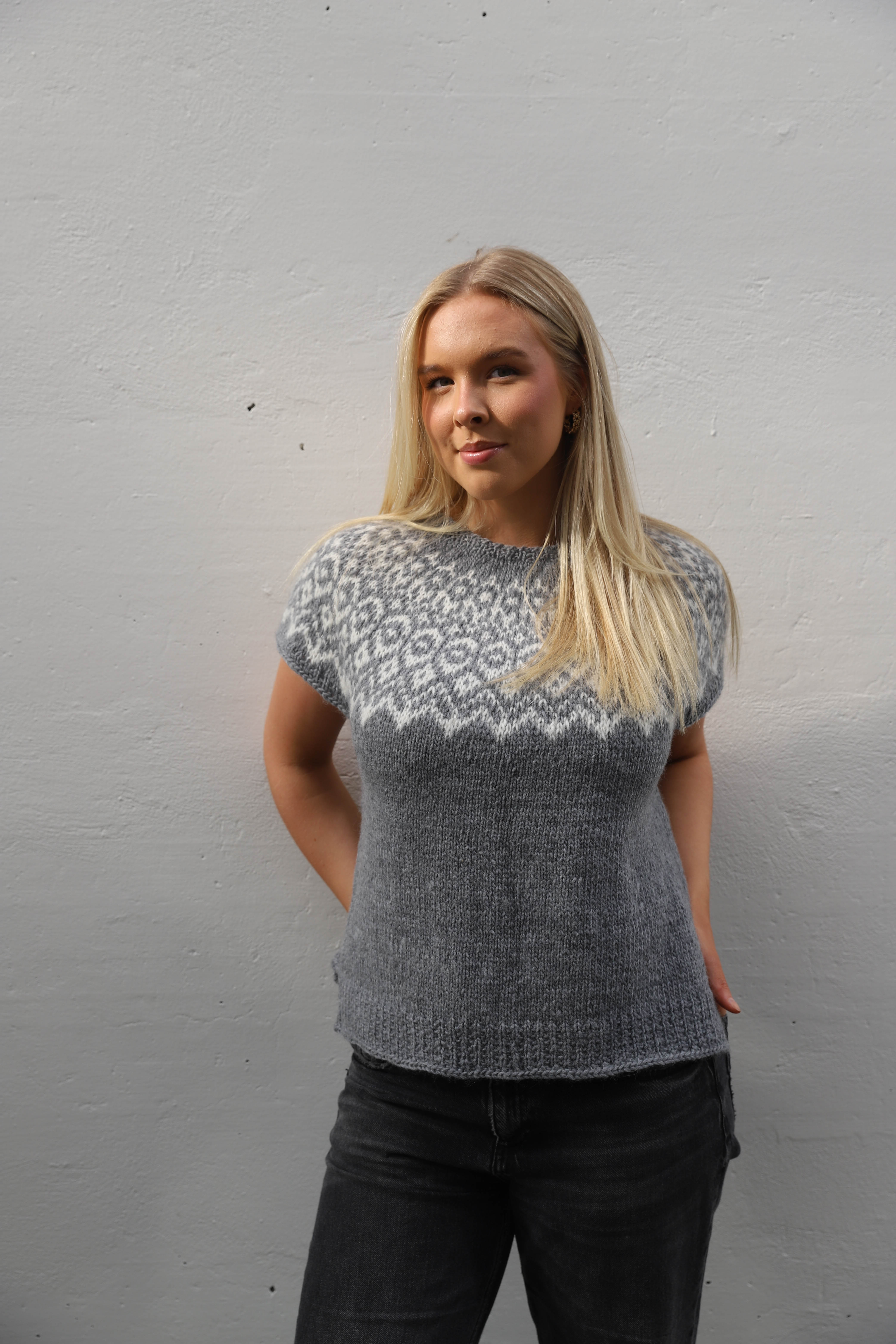 Erla womens vest knitting pattern