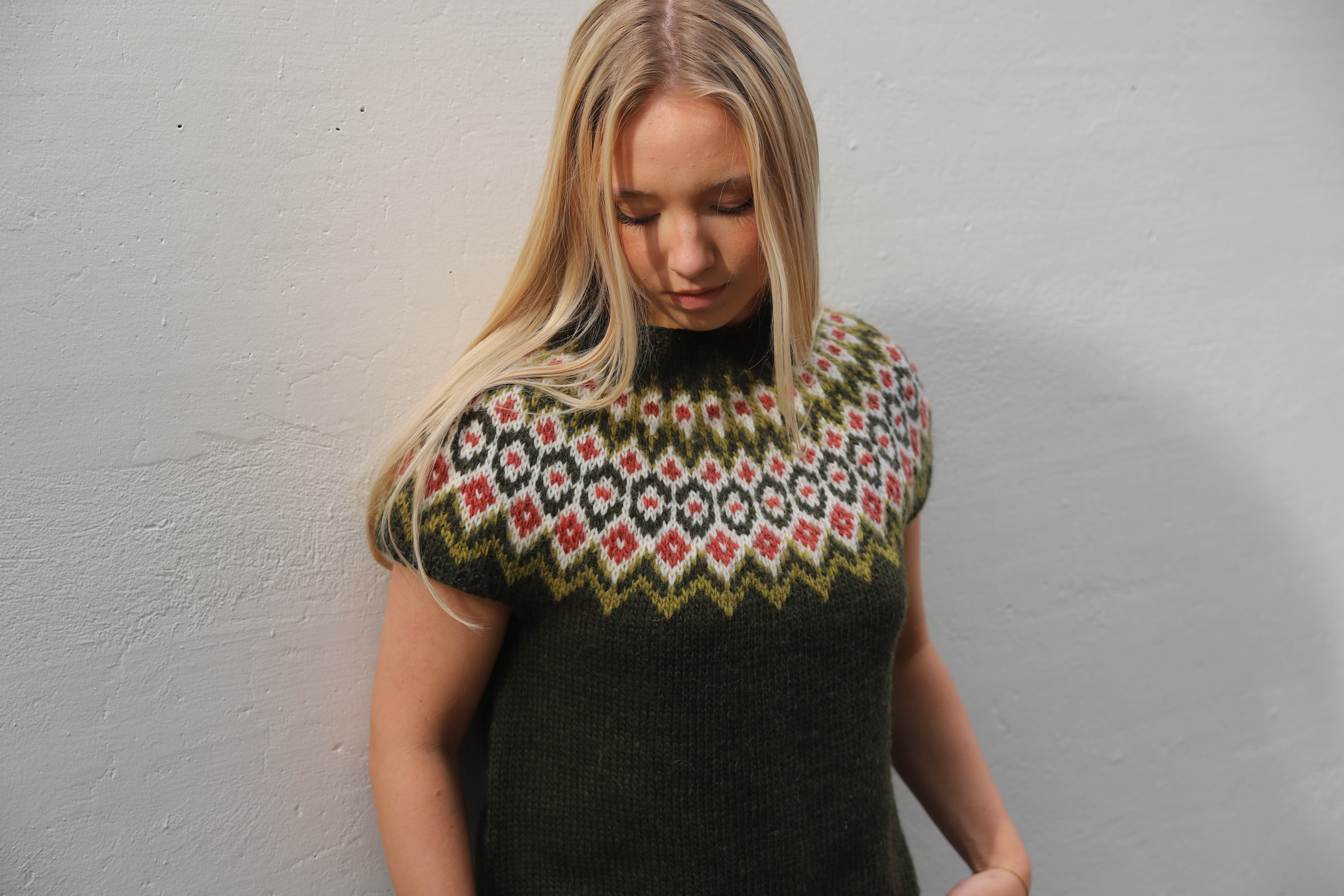 Erla womens vest knitting pattern