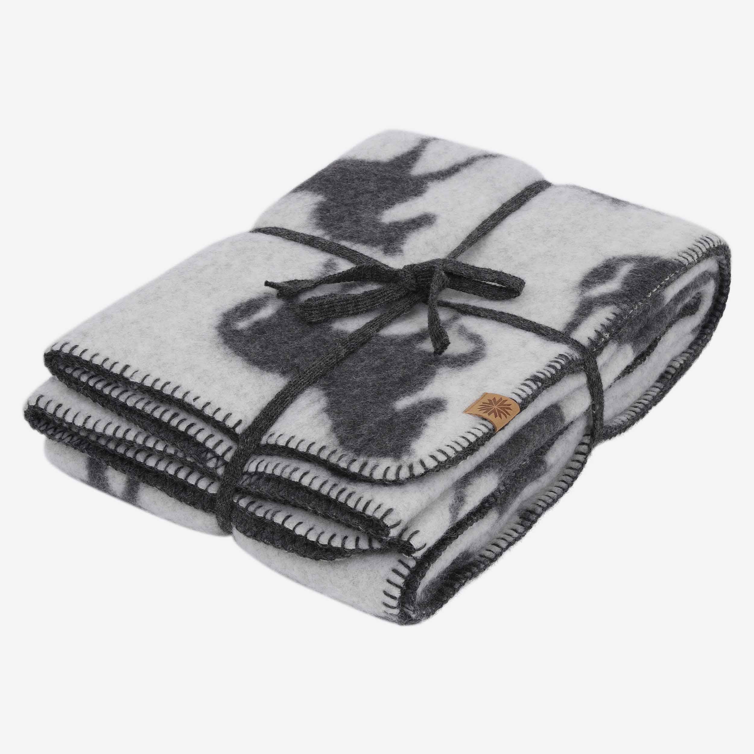 Logi woven wool blanket with horse design